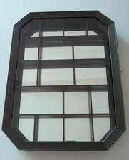 VITRINE MURALE AVEC MIROIR POUR COLLECTION couleur Vert		