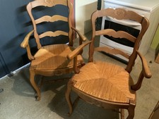 Deux Fauteuils Anciens Chêne, Assise Paille. Style Campagnard