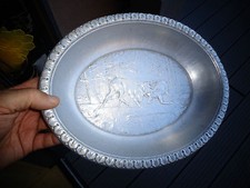 Ancien Plat ou Plateau Corbeille à Pain en Aluminium Scène Chasse Combat de Cerf