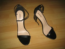 Sandales neuves minimalistes à brides et talons hauts P 42 UK9 US11