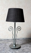 PIED DE LAMPE MODERNE ÉLECTRIFIÉ EN ACIER GRIS MÉTALLISÉ AVEC ABAT-JOUR 