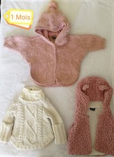 Lot de 2 Pulls et 1 gilet fausse fourrure bébé, fille, 1 Mois, Kiabi, bon état. 
