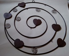 Porte photo spirale en fer déco murale bureau style industriel brun noir cœurs