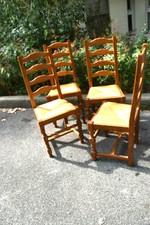 4  CHAISES DE SALLE A MANGER BOIS D'HÊTRE  EN  BON ETAT