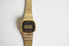 montre vintage Casio LA670WE avec pile - fonctionne - bracelet doré cadran noir