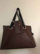 Sacoche portée épaule à soufflets 6 compartiments intérieur + pochette assortie