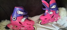 ROLLERS ENFANT DECATHLON ROSE TAILLE 30 - 32 + PACK PROTECTIONS GENOUX COUDES