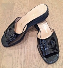 *** MULES VERNIES SALAVATORE FERRAGAMO T. US 8 - FR 38,5 EXCELLENT ETAT ***