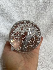 ancienne boule de verre art sulfure presse papier bureau inclusion bulle vintage