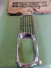 RENAULT 16 Premier modèle  Élément AV droit de calandre en alu