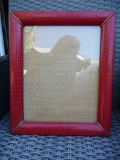 ANCIEN GRAND CADRE PHOTO vintage AVEC PIED ARRIERE IMITATION CUIR ROUGE année 50