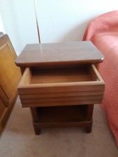 Paire de chevets en bois massif