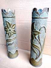 2 douilles obus 54cm Art des tranchées. Guerre 1914-18. Dinanderie laiton fleurs