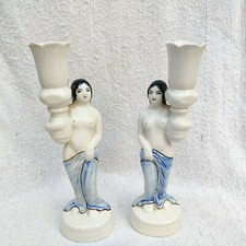 Antique Demi Chair Lady Posant Tenant Torche Décoratifs Céramique Flower Vase