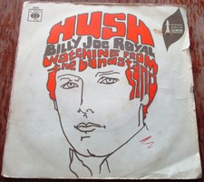 BILLY JOE ROYAL 45 T SP (HUSH, WATCHING FROM THE BANDSTAND). CBS 3044. 