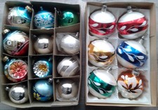 Boules décorations anciennes de Noël en verre (boites) avec une boule Ajeko