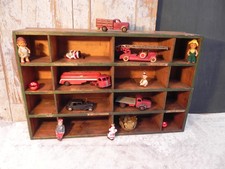 Ancien petit meuble présentoir bois casiers miniatures atelier metier vitrine