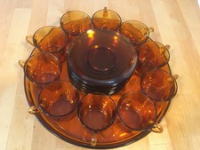 Ensemble Duralex 70's en verre trempé ambré : 10 tasses café/10 soucoupes +plat 