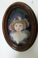 CADRE ANCIEN POUPEE MINIATURE DENTELLE / DECORATION MAISON D'ENFANTS