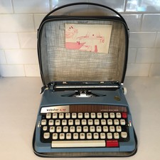 BROTHER WEBSTER XL-747 PORTABLE MANUAL TYPEWRITER CASE~1971~BLUE SN A1173484 