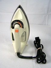 Black & Decker Clair 'N Facile Vapeur & Sec Fer Modèle F383WH Ménage Usage