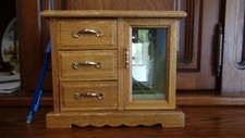 BOITE à BIJOUX 3 TIROIRS et   VITRINE en BOIS MASIF et VERNIS