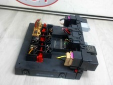 Porte fusible VOLKSWAGEN PASSAT 5 Essence /R:37383705