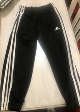 pantalon jogging addidas enfant en très bon état âge 5 Ans