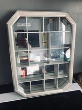 Ancienne vitrine murale avec miroir pour bibelots figurines parfums etc.41 x 31