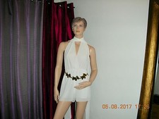 Jolie Combinaison Short blanche dos nu