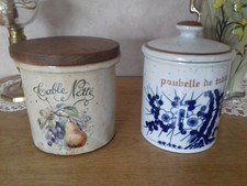 DEUX POUBELLES DE TABLE A DECOR DE FRUITS ET DE FLEURS TABLE NETTE *PETIT PRIX*