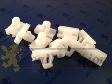 Jeu de 10 agrafes Fixation Enjoliveurs de bas de caisse Peugeot 304 404 sauf cc