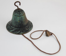 Cloche murale en FER, repatinée.  Idéal pour le jardin