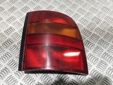 FEU ARRIERE ARG NISSAN MICRA de 1996 (621645)