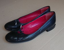 Ballerines San Marina en cuir  pointure 38 peu portées. 