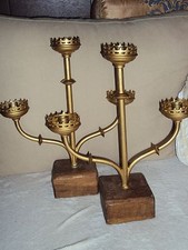 SUPERBE PAIRE DE BOUGEOIRS RELIGIEUX/CUIVRE ET BOIS/XXé/STYLE GOTHIQUE/3 BOUGIES