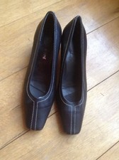 chaussures femme en cuir taille  39 comme neuves