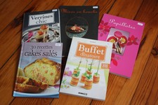 Divers livres de cuisine apéritifs : cakes salés, papillotes, mise en bouche, ve
