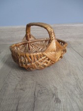 PETIT PANIER ANCIEN DE POUPEE EN OSIER AVEC ANSE
