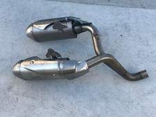 UNE PAIRE DE SILENCIEUX DROIT GAUCHE MOTO TRIUMPH 1050 SPEED TRIPLE