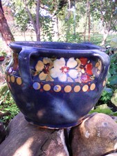 LEON ELCHINGER: ANCIEN CACHE POT **ELCHINGER** BLEU ,FLEURS & POIS JAUNE.RARE
