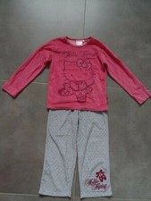Pyjama 2 pièces velours gris et rose imprimé HELLO KITTY taille 5-6 ans