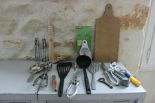 Divers Anciens Couverts de Cuisine Ciseaux à Viande Spatule Casse Noix...