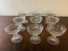 10 coupes à champagne modèle Trianon en cristal de Saint Louis (prix à la pièce)