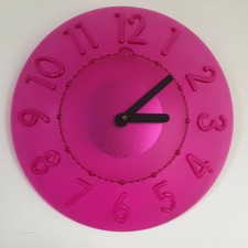 Horloge bombee murale GUZZINI rose fushia designer 1980 plastique transparent