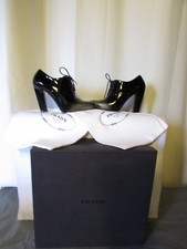 bottines prada cuir verni noir et cuir verni gris pointure 35