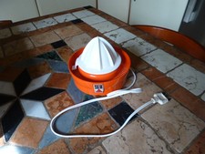 PRESSE AGRUMES MOULINEX VINTAGE ANNEE 70  ORANGE  