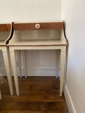 2 tables de chevet bois et bois peint