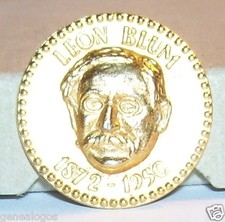 D4 PIECE MEDAILLE FEVE METAL DORE PRESIDENT FRANCE LEON BLUM 1872-1950 TOTAL