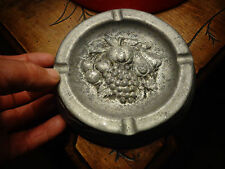 Ancien Cendrier de Bistrot ou Salon décor Raisin Pomme Poire Cerise 95% Etain